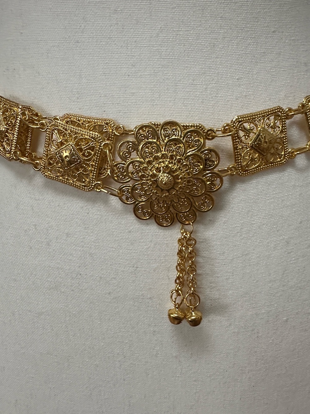 Boho Gold Filigree Flower Link Waist Chain Belt Medallion Tassel NEW! - Picture 4 of 8